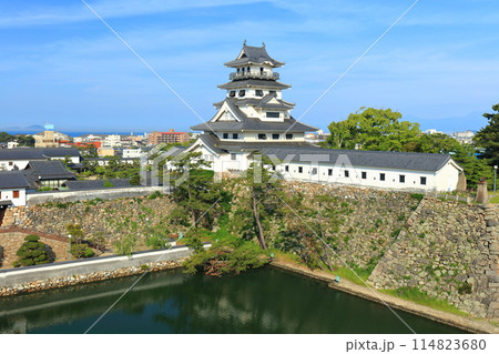 【愛媛県】快晴の今治城 【愛媛県】快晴の今治城 114823680