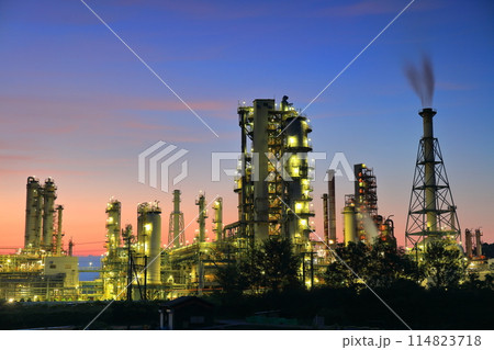 【愛媛県】太陽石油コンビナートの夜景 【愛媛県】太陽石油コンビナートの夜景 114823718