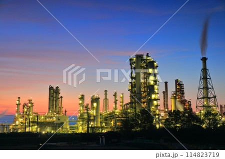 【愛媛県】太陽石油コンビナートの夜景 【愛媛県】太陽石油コンビナートの夜景 114823719