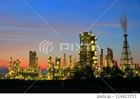 【愛媛県】太陽石油コンビナートの夜景 114823723