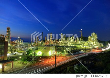 【愛媛県】太陽石油コンビナートの夜景 【愛媛県】太陽石油コンビナートの夜景 114823727