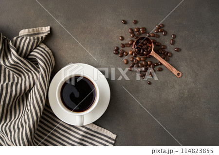 カップに注いだコーヒー 114823855
