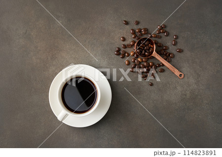 カップに注いだコーヒー 114823891