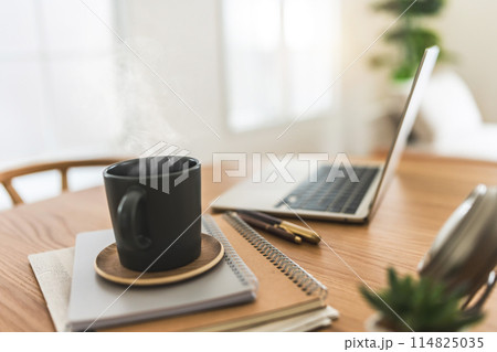 丸テーブルのある暮らし 114825035