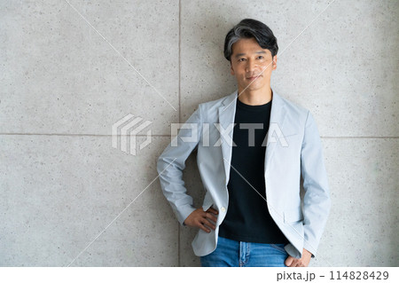 ミドル男性のポートレート 114828429