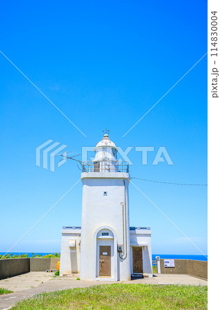 初夏の筑前大島灯台　大島　福岡県宗像市 114830004