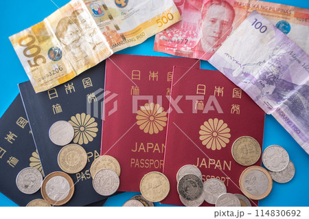 フィリピンの通貨 ペソ 日本 パスポート 旅行 観光 フィリピンの通貨 ペソ 日本 パスポート 旅行 観光 114830692