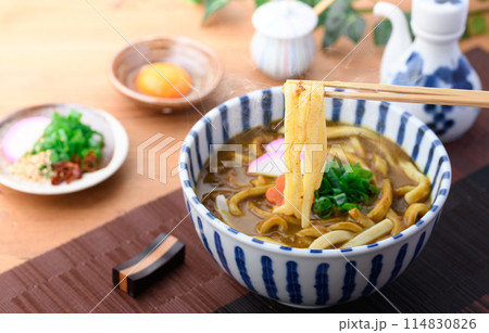 カレーうどん 極太麺 讃岐うどん カレーうどん 極太麺 讃岐うどん 114830826
