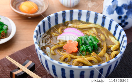 カレーうどん 極太麺 讃岐うどん カレーうどん 極太麺 讃岐うどん 114830865