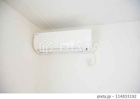 エアコン　空調機　イメージ　室内機 114833192