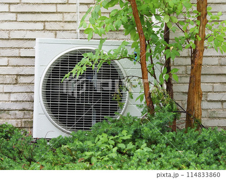 エアコンの室外機 エアコンの室外機 114833860