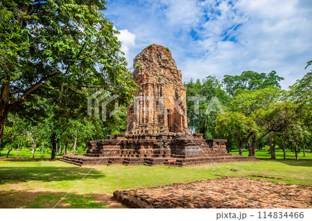 Phra Prang in Si Thep historical park It is an architecture in the Dvaravati period in Phetchabun Province, Thailand. 114834466