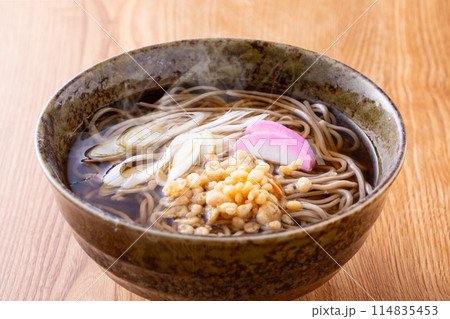 たぬき蕎麦を食べる 114835453