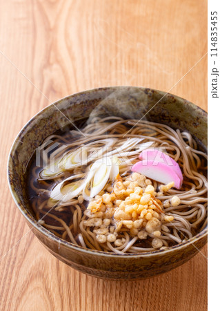 たぬき蕎麦を食べる 114835455