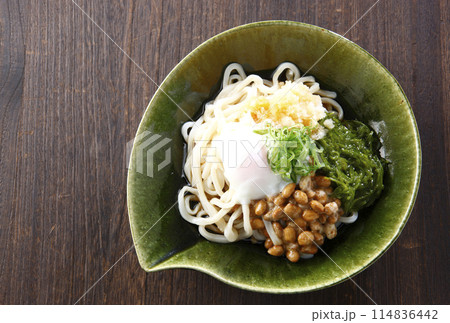 ねばねばぶっかけうどん 114836442