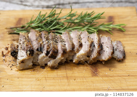 キャンプで食べる自家製焼豚 ローストポーク キャンプで食べる自家製焼豚 ローストポーク 114837126