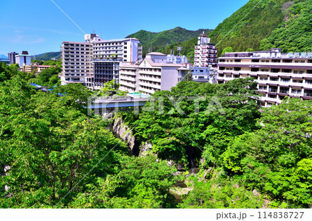 栃木県日光市　緑の季節を迎える鬼怒川温泉 114838727