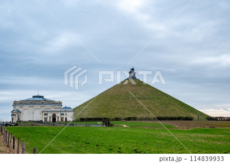 Panoramic View of the Lion's Mound and Visitor Center 114839933