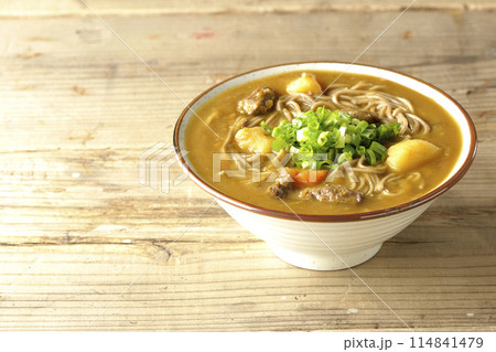 万能葱たっぷりのカレー蕎麦 114841479