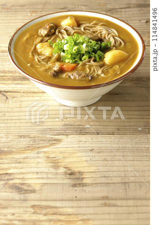万能葱たっぷりのカレー蕎麦 114841496