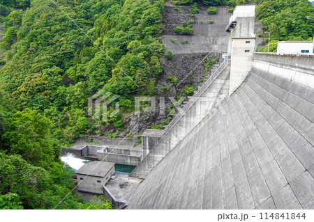 山財ダム（愛媛県） 114841844