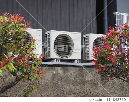 エアコンの室外機 エアコンの室外機 114842730