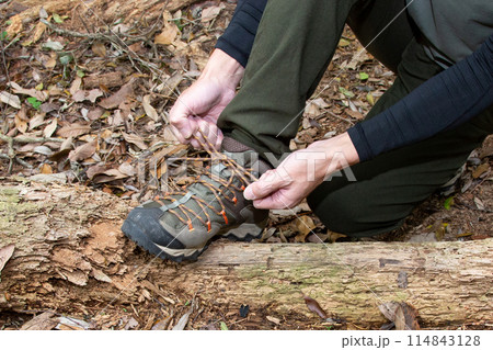 登山 トレッキング ハイキング 初心者 注意点 イメージ 登山 トレッキング ハイキング 初心者 注意点 イメージ 114843128