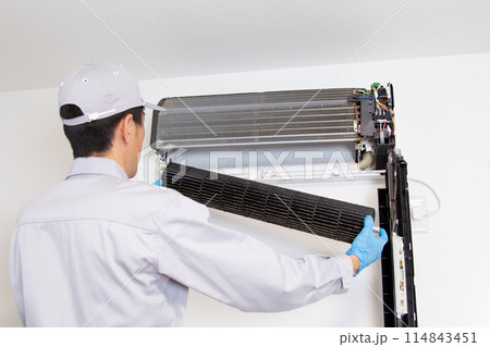 エアコンと業者 エアコンと業者 114843451