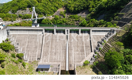 広島県竹原市_貯水率100%【仁賀ダム】ドローン空撮_NIK_No01 広島県竹原市_貯水率100%【仁賀ダム】ドローン空撮_NIK_No01 114845026