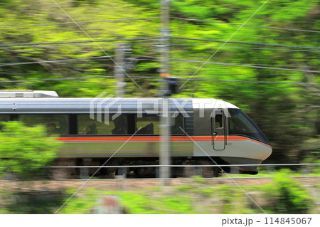 新緑の中央西線を疾走するJR東海383系特急「しなの」号_2023/5/2撮影 新緑の中央西線を疾走するJR東海383系特急「しなの」号_2023/5/2撮影 114845067