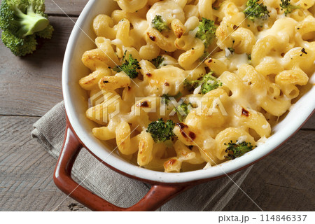 Mac and cheese with broccoli Mac and cheese with broccoli 114846337