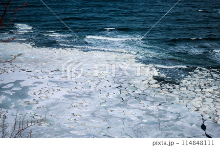 北海道、オホーツク海の流氷 114848111