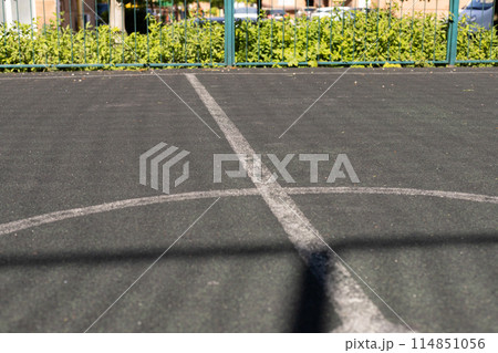 white line on the surface of the sports ground 114851056