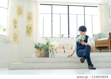 ブライダル　新郎　スマホ 114854694