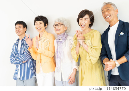 シニア世代の男女 114854770