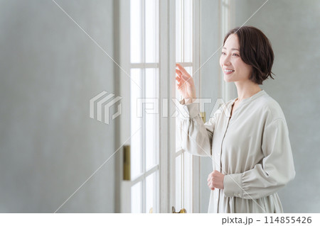 ミドル女性 114855426