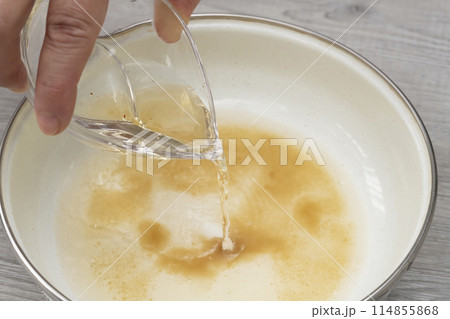 真鯵　小アジ　豆アジ 南蛮寺けのたれ　野菜をつける 114855868