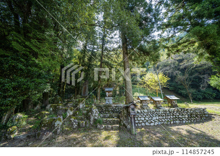 美濃金山城米蔵跡付近社のある景色 114857245