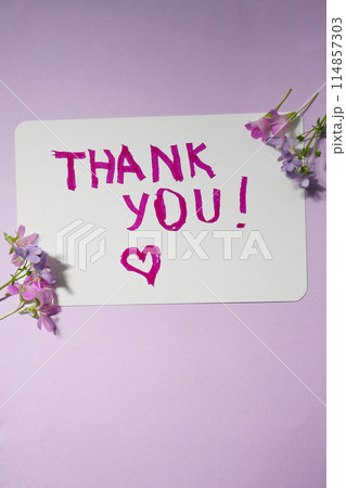 「Thank you」のメッセージカード 114857303