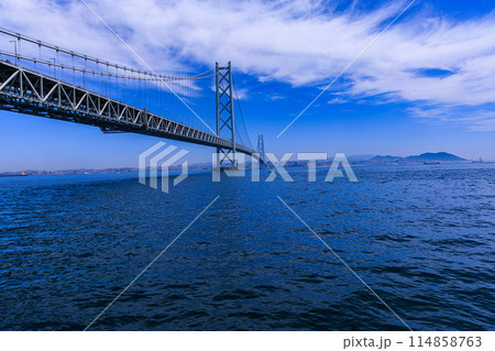 明石海峡にかかる世界有数の吊り橋　明石海峡大橋　道の駅あわじにて➈ 114858763