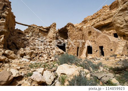 Ruins of Ghomrassen in southeast Tunisia 114859923