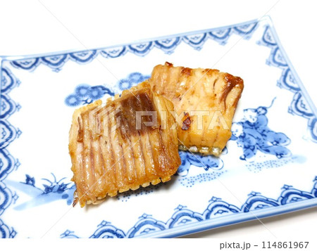 カスべを味噌漬けにしたおいしい焼き魚 114861967