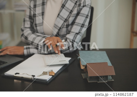buy or sell real estate mortgage, Sale representative offer house purchase contract to buy a house or apartment and mortgage Money and Financial Concepts 114862187
