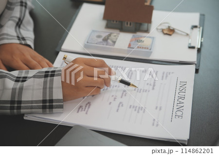 buy or sell real estate mortgage, Sale representative offer house purchase contract to buy a house or apartment and mortgage Money and Financial Concepts buy or sell real estate mortgage, Sale representative offer house purchase contract to buy a house or apartment and mortgage Money and Financial Concepts 114862201