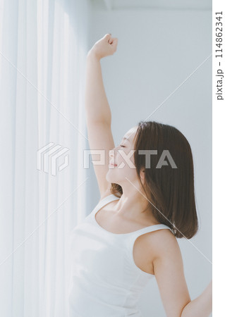 young woman young woman 114862341