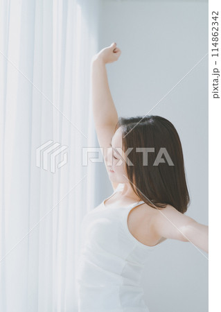 朝、すっきり快適に目覚める 114862342