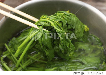 つみ菜　芯摘菜　摘み菜 茹でる 114862374