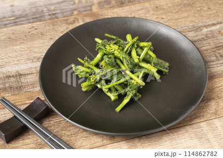 つみ菜の胡麻和え　芯摘菜　摘み菜  114862782