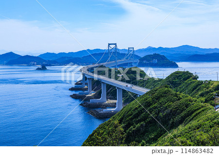 道の駅うすしおの仮設店舗から見た鳴門海峡　淡路島と四国を結ぶ大鳴門橋② 114863482