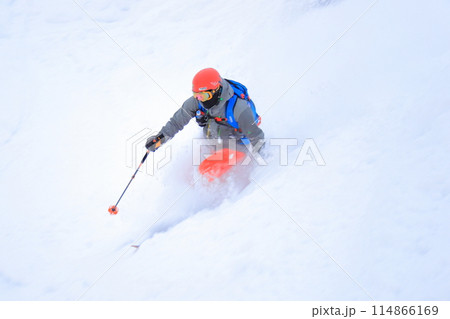 バックカントリースキー 114866169